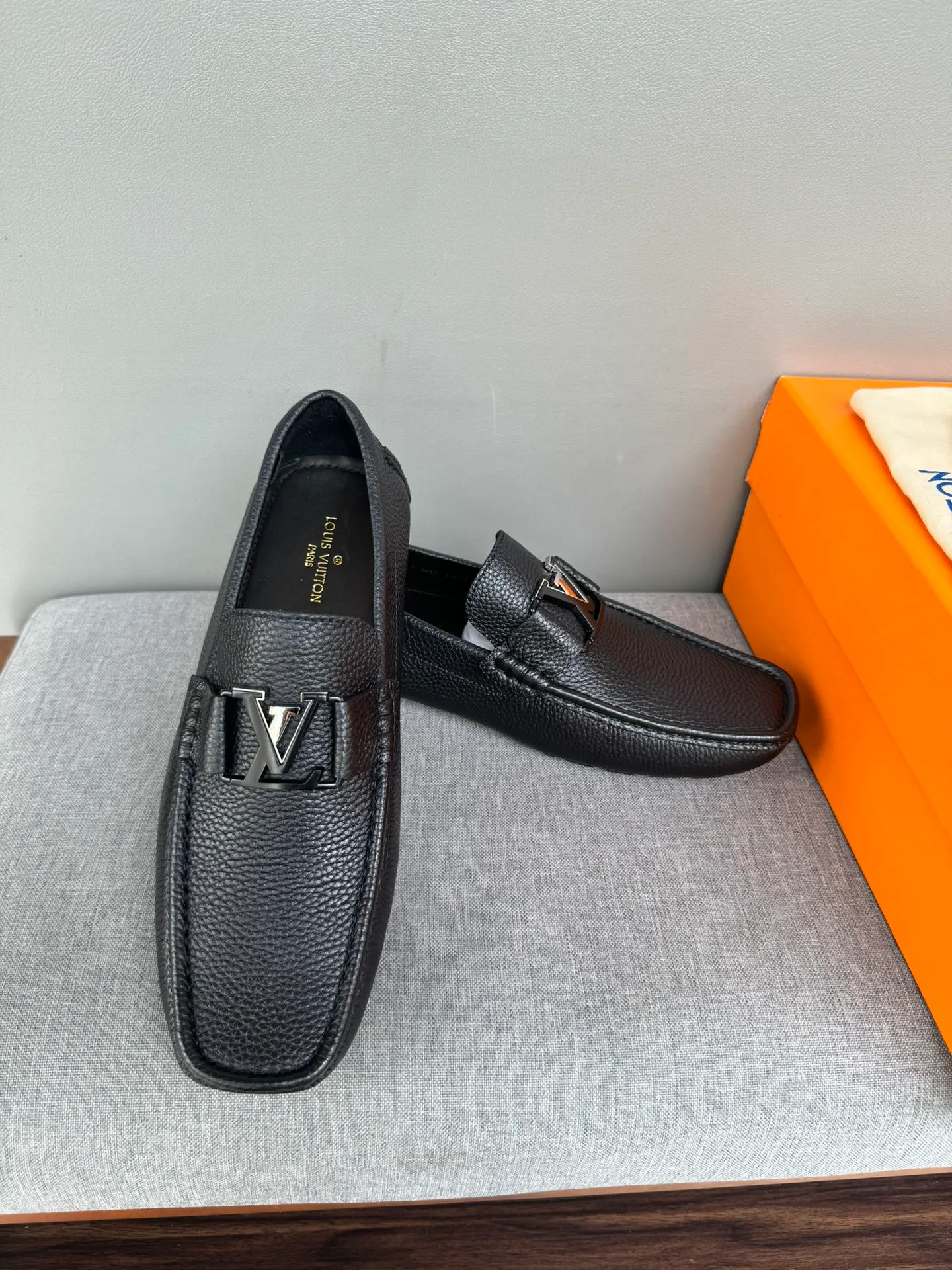 Batch 740💰[strong][strong][strong] Original order quality, new models at the counter, LV Louis Vuitton counter new models, handmade men's driving shoes, bean shoes, slip-on shoes, lazy shoes, exquisite hand-stitching, workmanship details comparable to the counters, Italian imported pebbled cowhide, water-dyed cowhide lining, sweat-absorbent and deodorant, black, 39-44 in large quantities in stock (38, 45 custom-made)